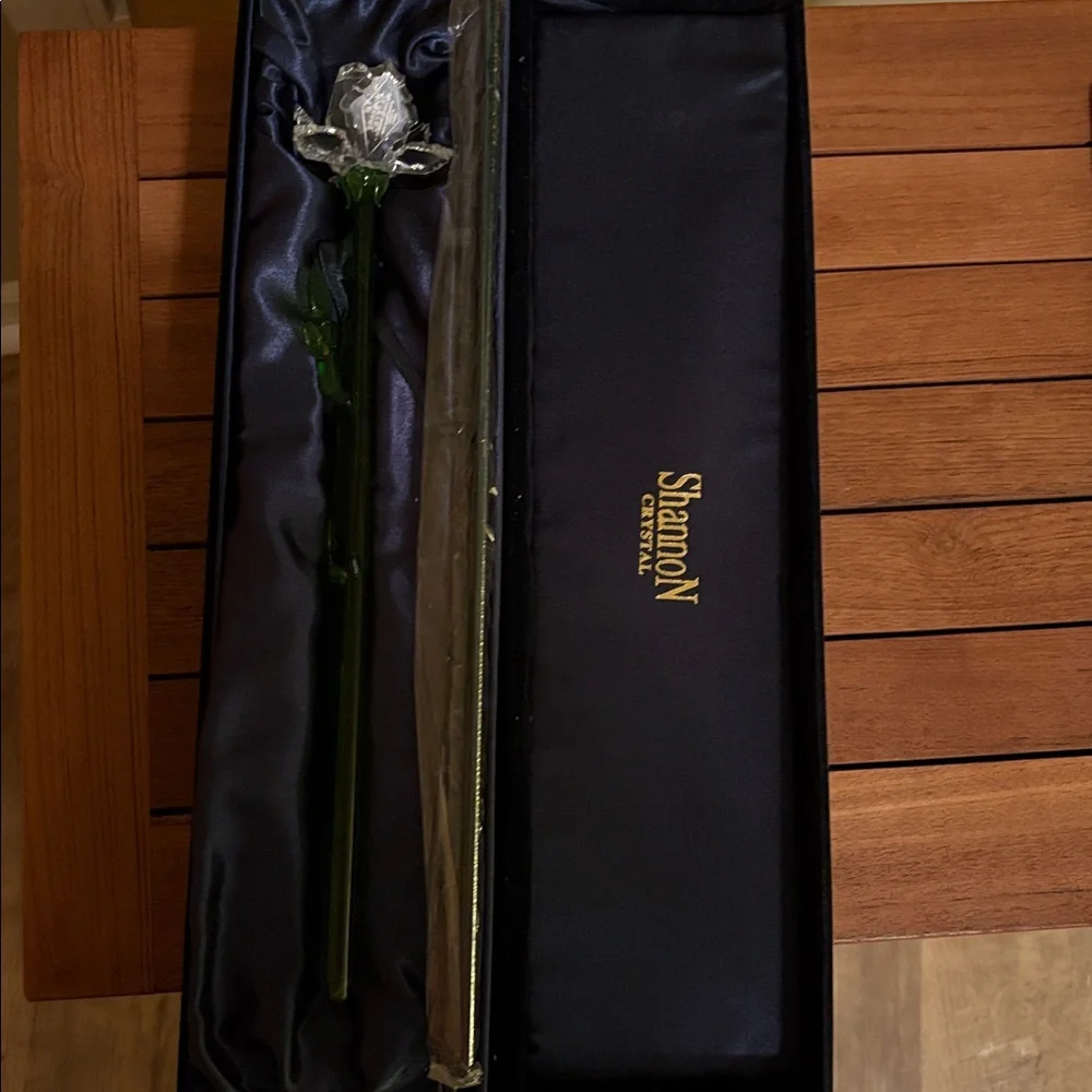 Godinger Shannon Lead Crystal Long Stem Rose - Picture 2 of 7